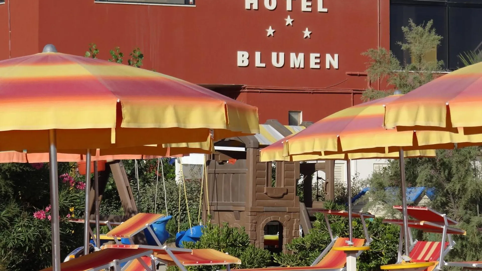 Hotel Blumen Rimini 3*,